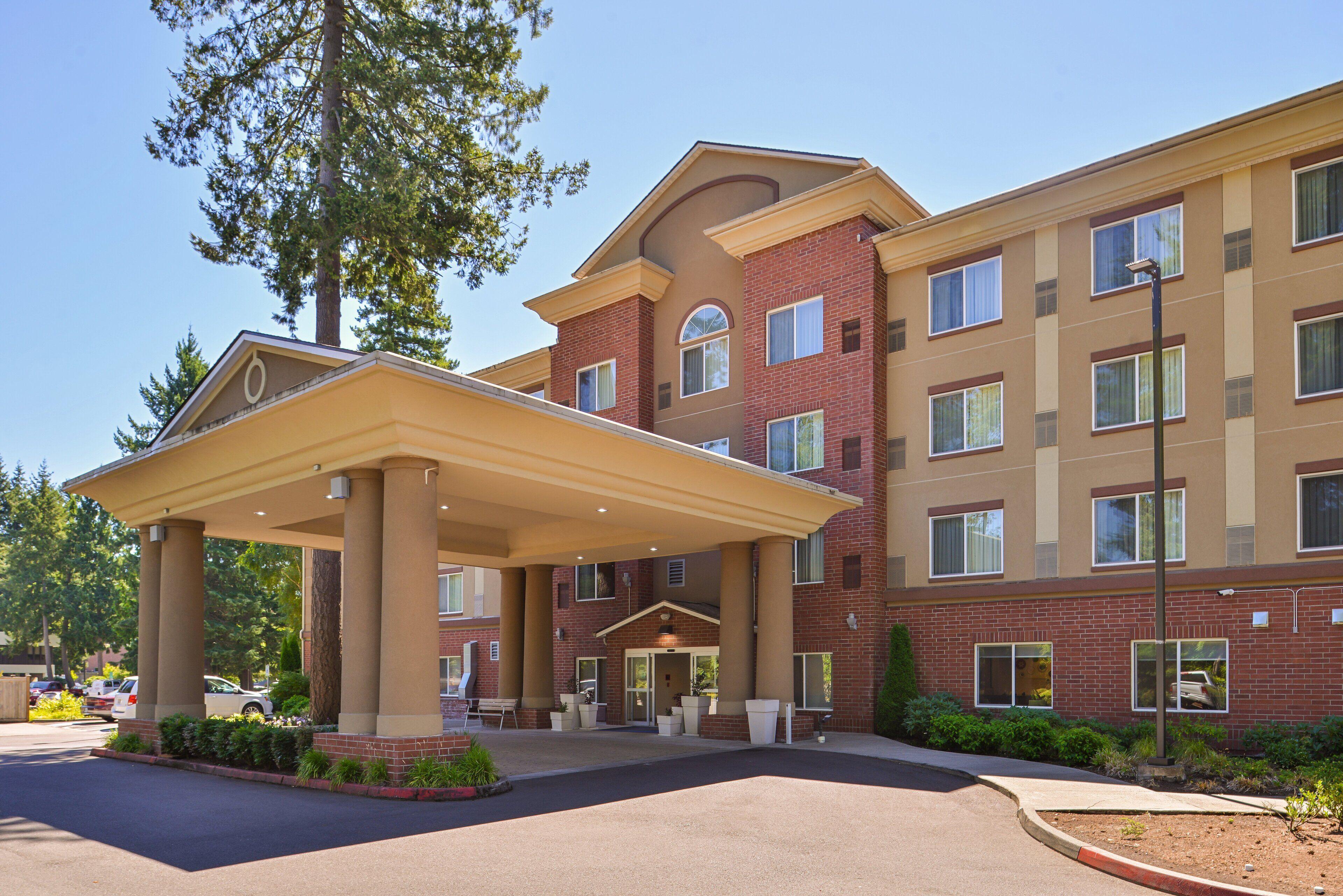 2 Leisure Hotels Near Washington State Museum Worth Booking