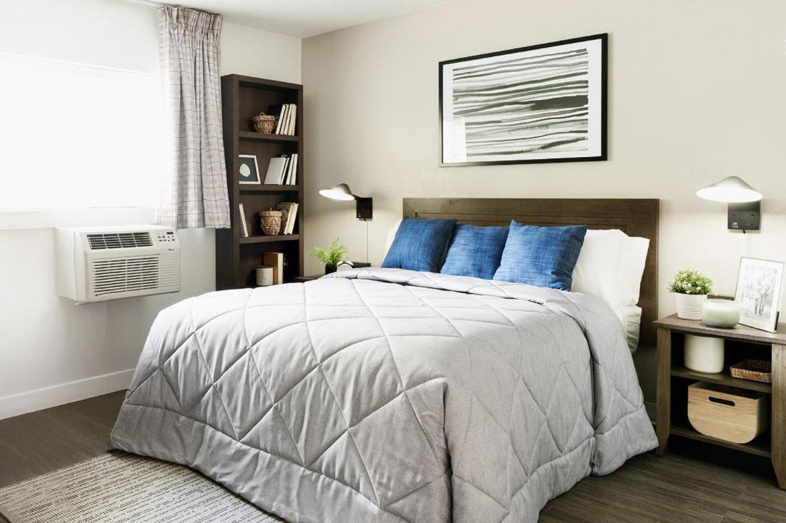 4 Affordable 2-Star Hotels Close to Travis White Park