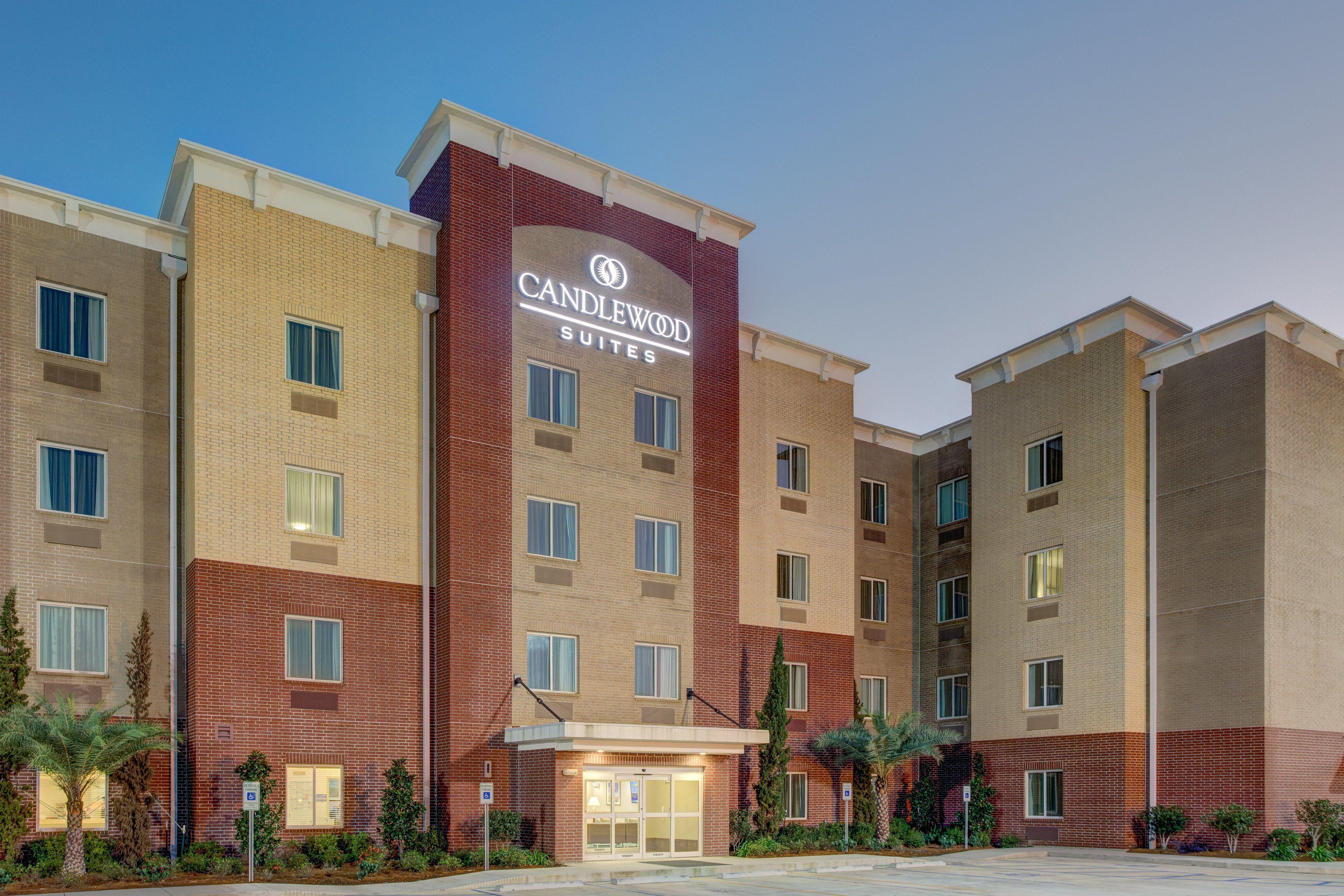 Staying In Acadiana: 4 Resort Hotels Compared