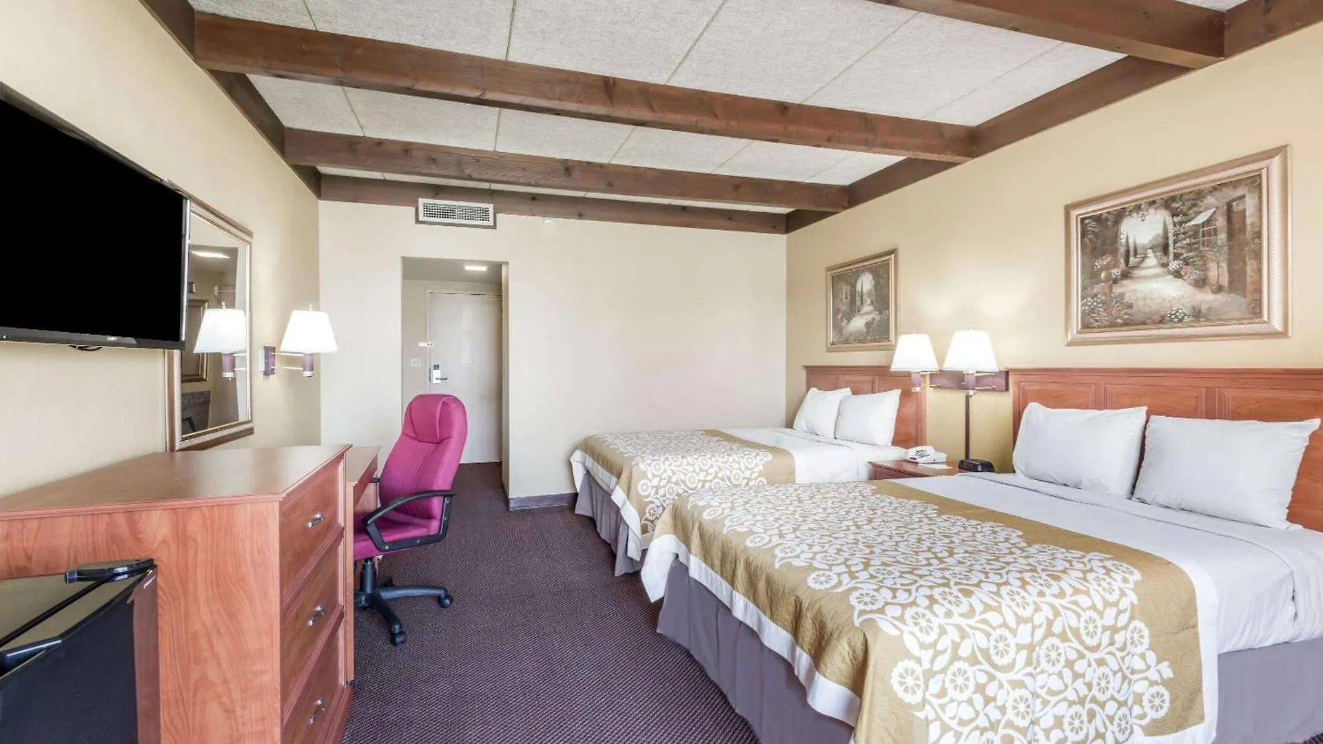 4 Hotels Near Stevens Park Worth Booking as a Couple
