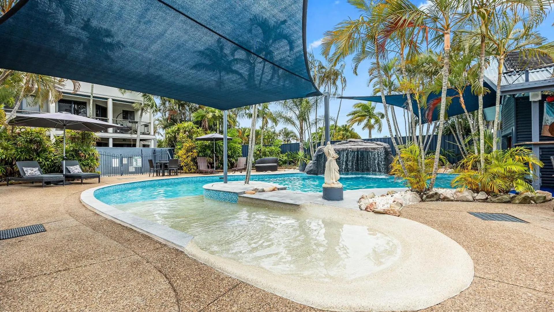 4 Smart 4-Star Hotels in Urangan Worth Booking