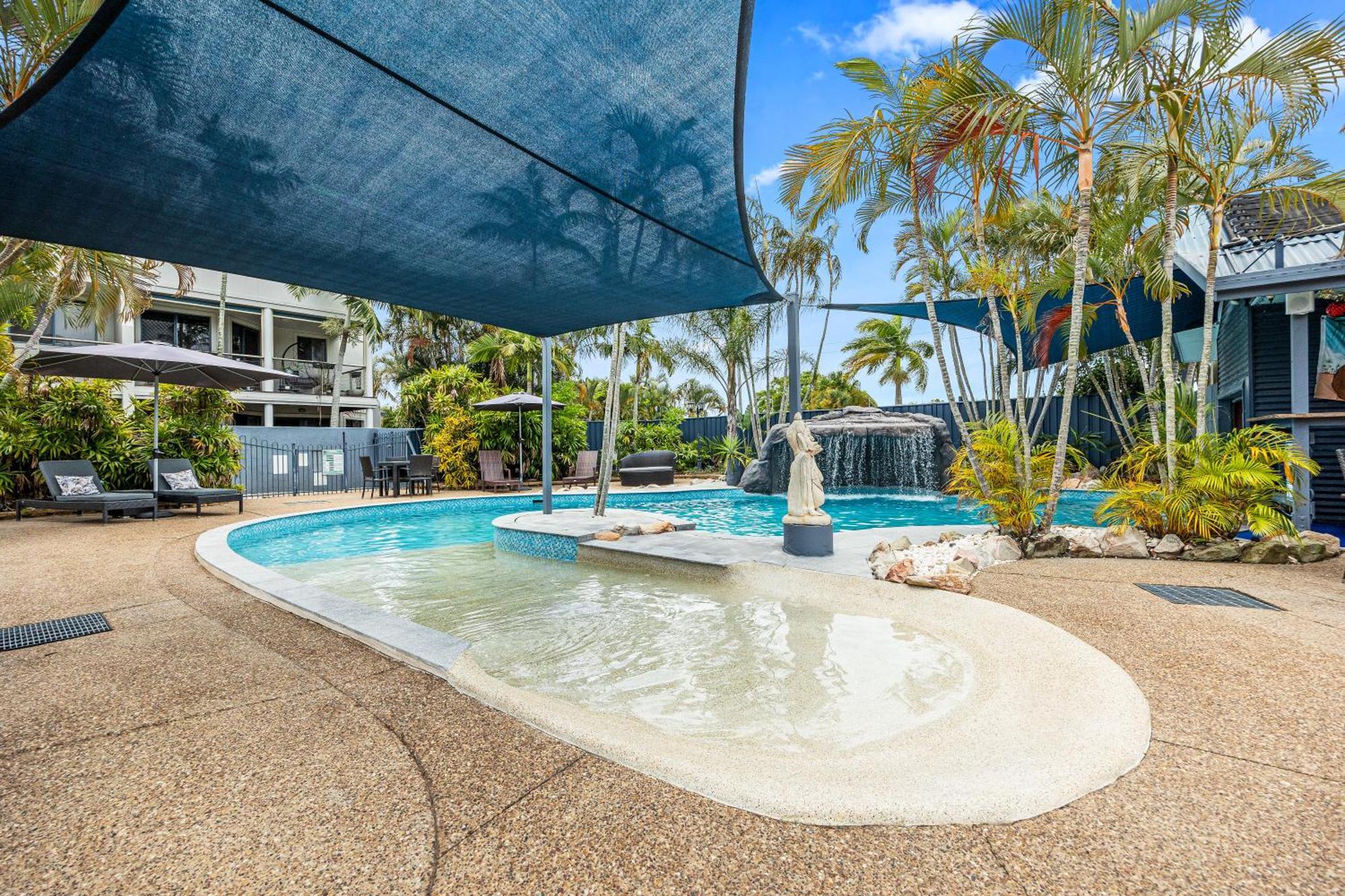 4 Smart 4-Star Hotels in Urangan Worth Booking