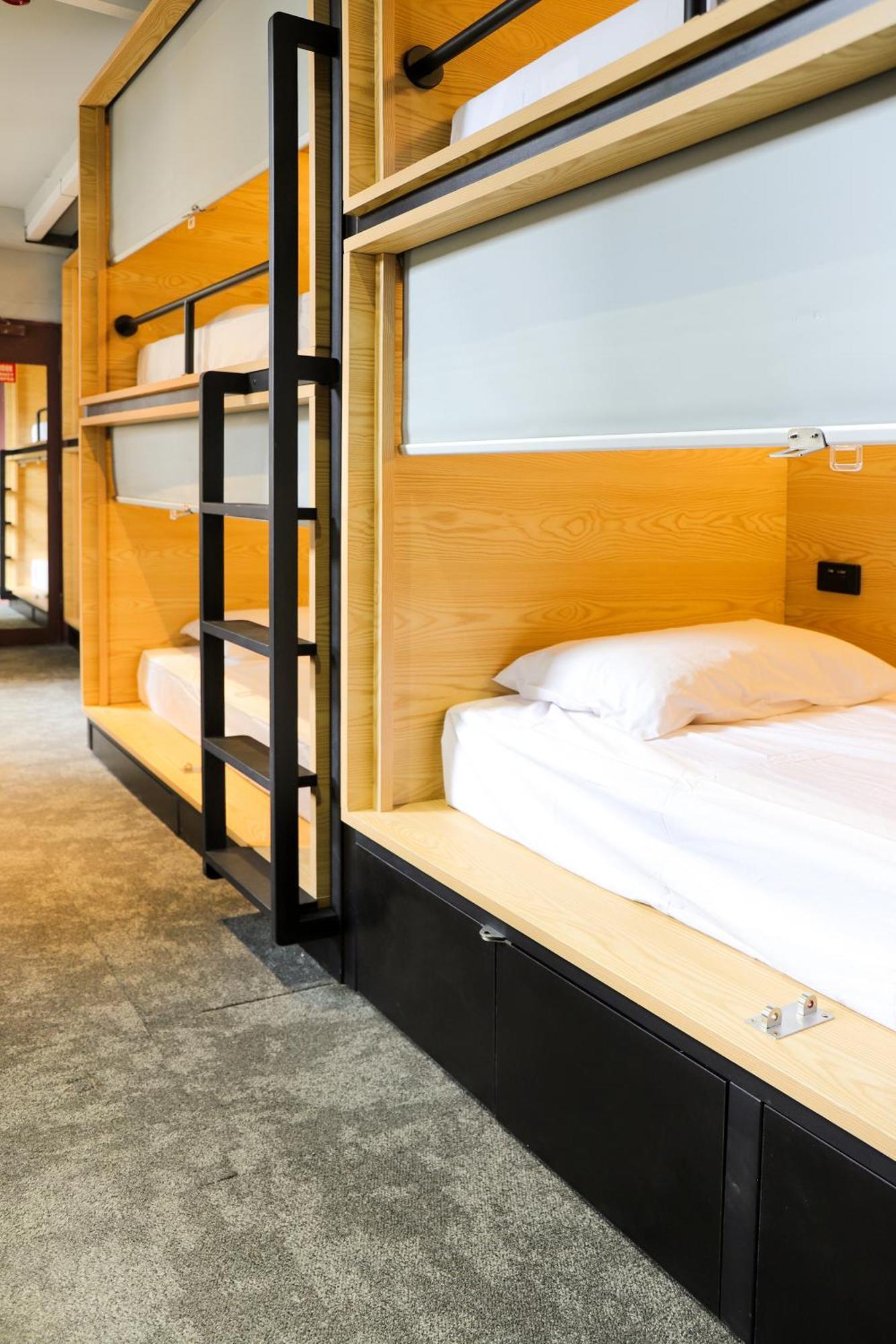 7 Airport Hotels Near Royal Botanic Gardens Worth Booking